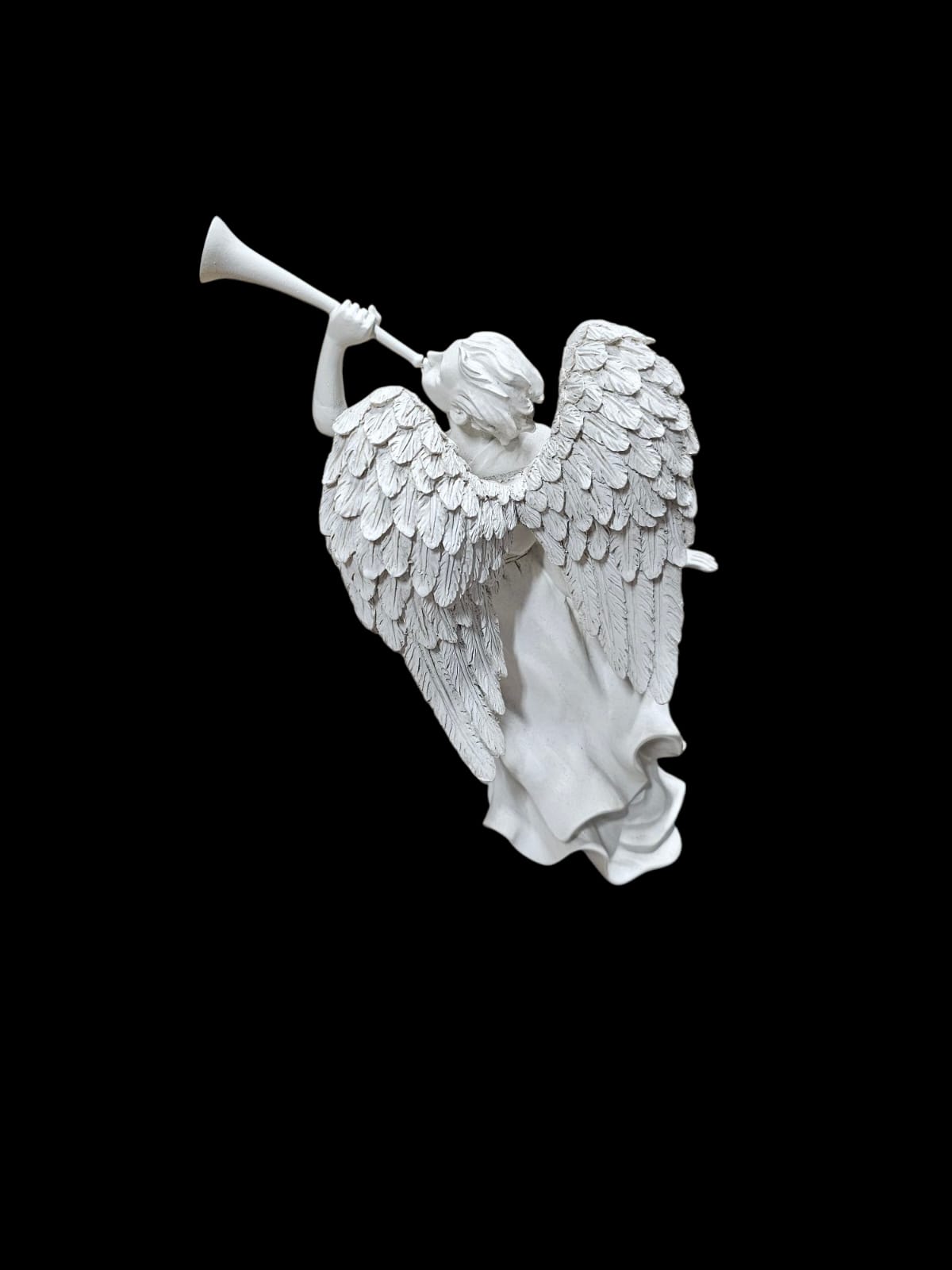 Arcangel Rafael Statue